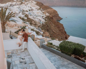 Oia Captain's Villa